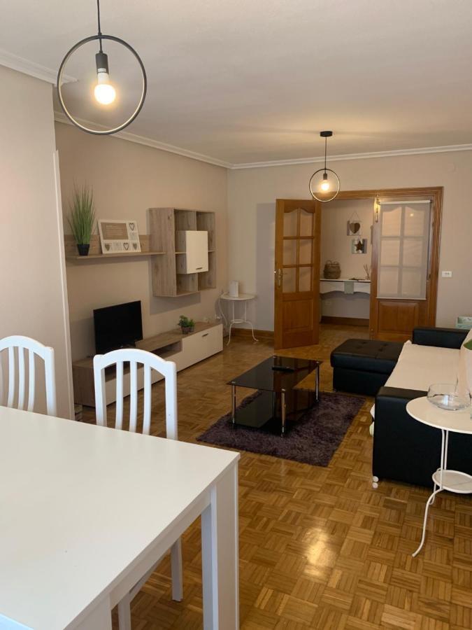 Alojamientos Estela Pamplona Exteriör bild